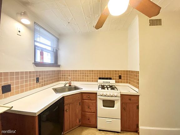 4th image of 2115 Wallace St Floor 2