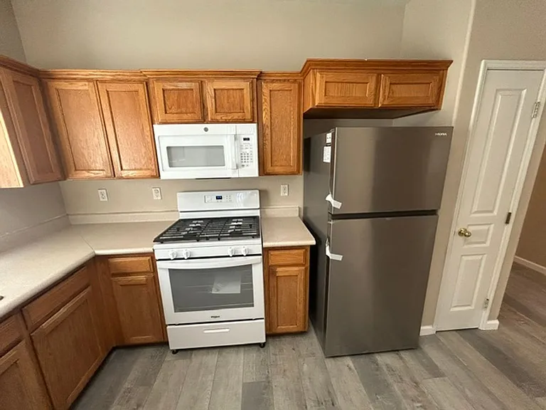 814 W James Ct — Photo 6