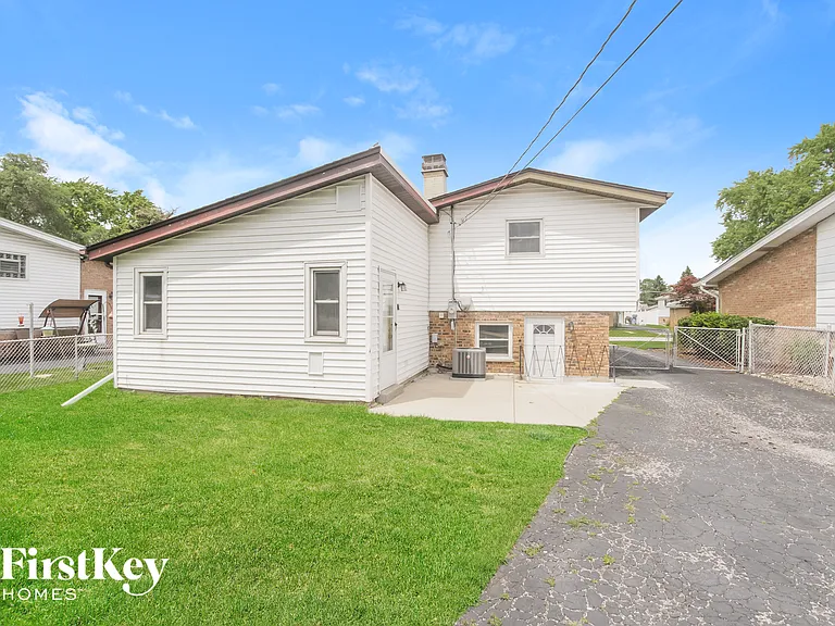 3729 W 121st Pl — Photo 15