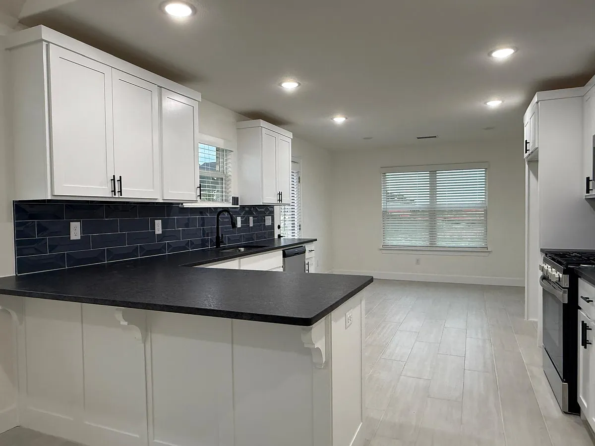 Building Photo - 3212 SW Lovely Ln