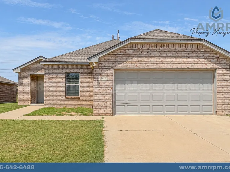 1217 Kingston St — Photo 1