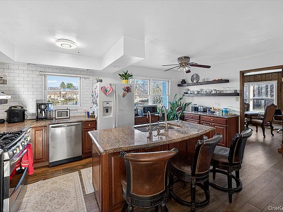 4th image of 528 Lockwood Drive