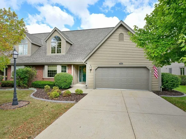 7448 Carter CIRCLE NORTH North, Franklin, WI 53132