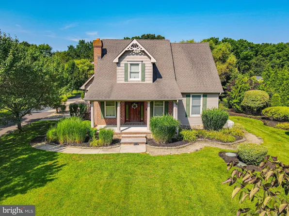 405 Winterberry Ln, Hammonton, NJ 08037