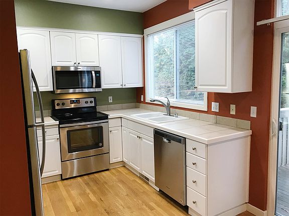 3rd image of 7216 NE 182nd St