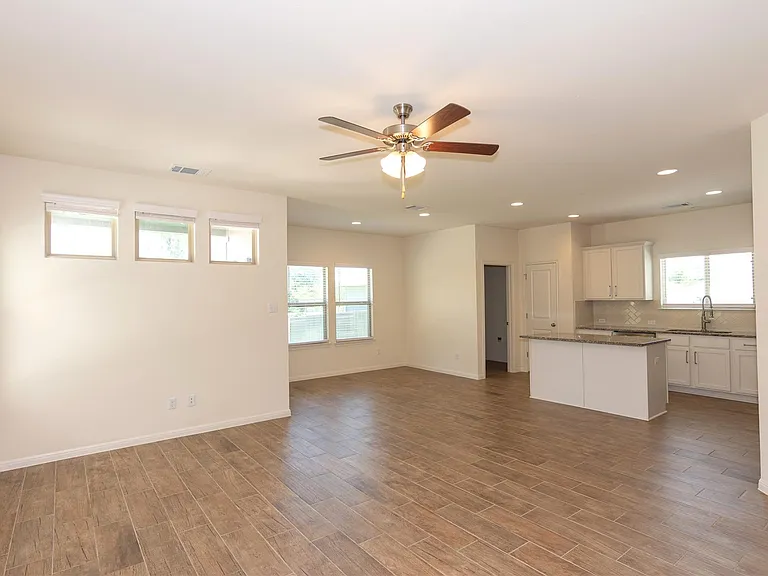 1732 Lakota Ln — Photo 8
