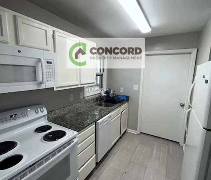 1109 Fuller St #E — Photo 11
