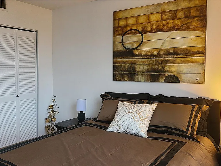2500 Parkview Dr #802 — Photo 19