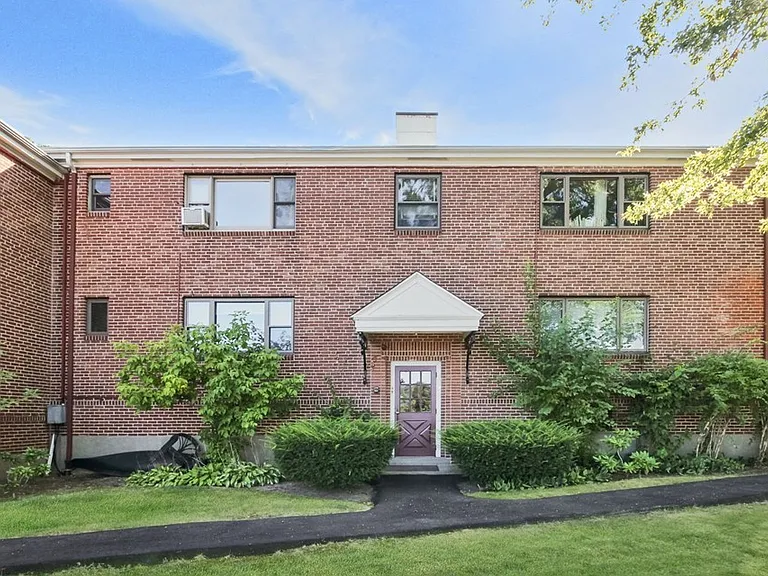 85 Norwood Ave #B — Photo 1
