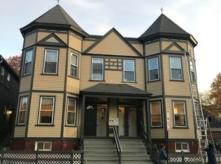 204 River St #210, Cambridge, MA 02139