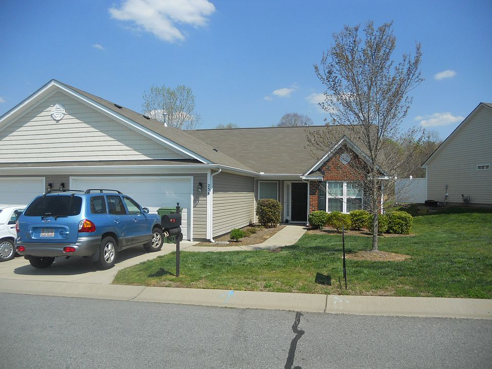 1st image of 236 Woodbridge Cir