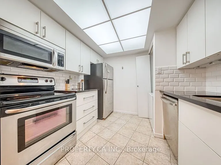 1001 Bay St #2902 — Photo 8