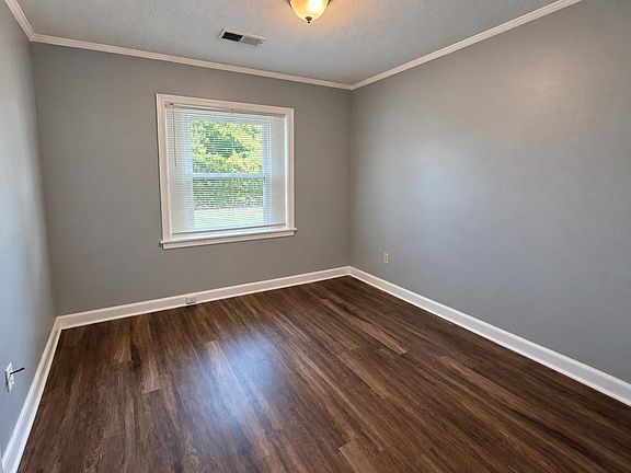 5th image of 3098 Beaumont Ave #51