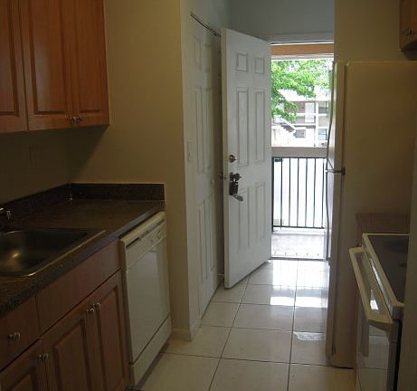 4th image of 11572 NW 42nd St #11572