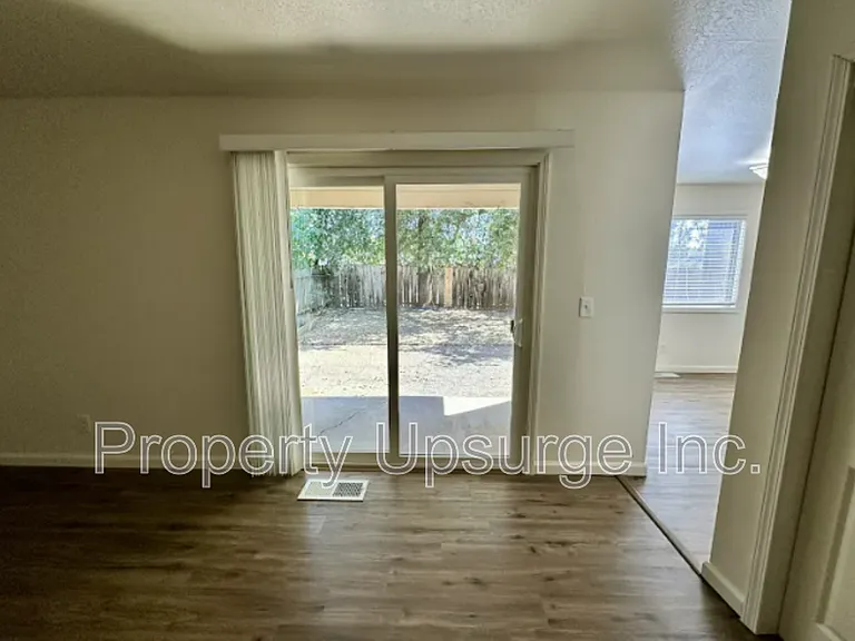 1063 Del Sol Pl #B — Photo 15