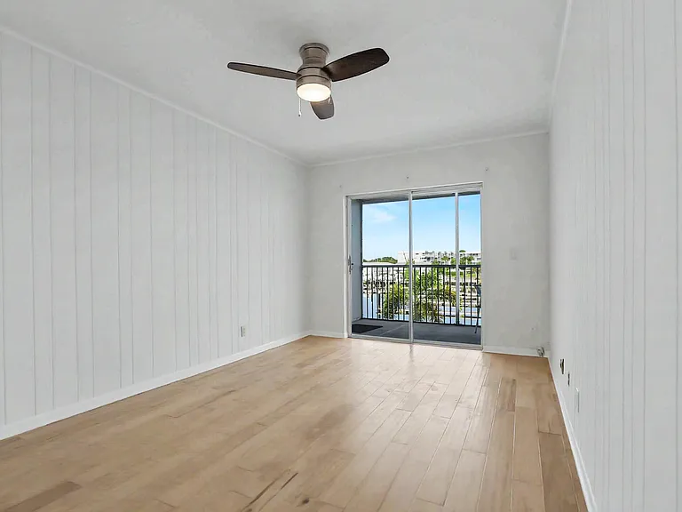 37 Yacht Club Dr #310 — Photo 23