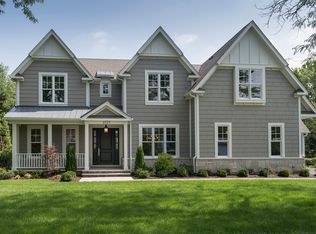 1525 Canterbury Ln, Glenview, IL