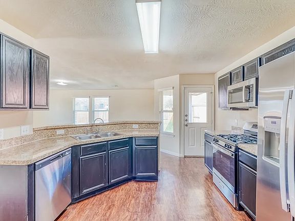 4th image of 12727 Rockford Dr