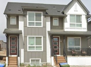 117 Belmont Dr SW #B, Calgary, AB T2X4Z7
