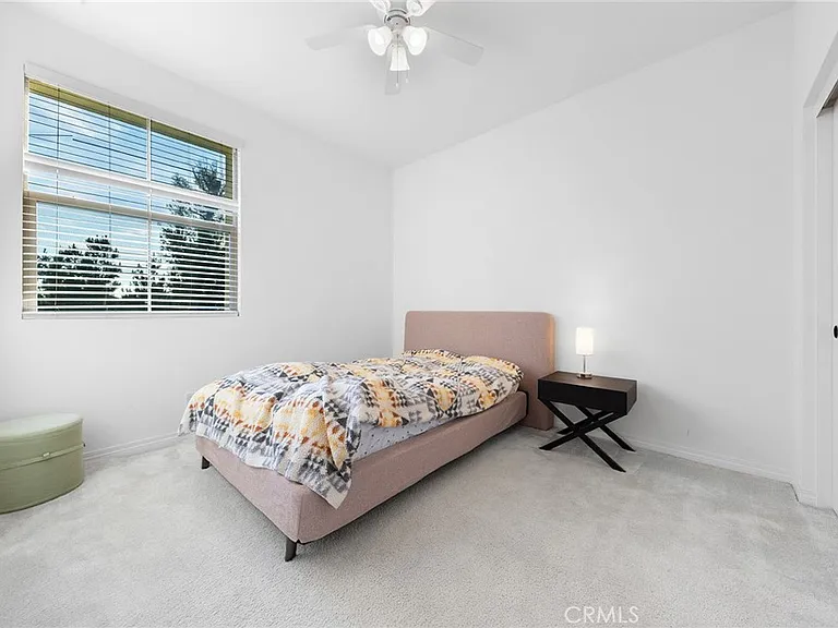 117 Henson — Photo 34