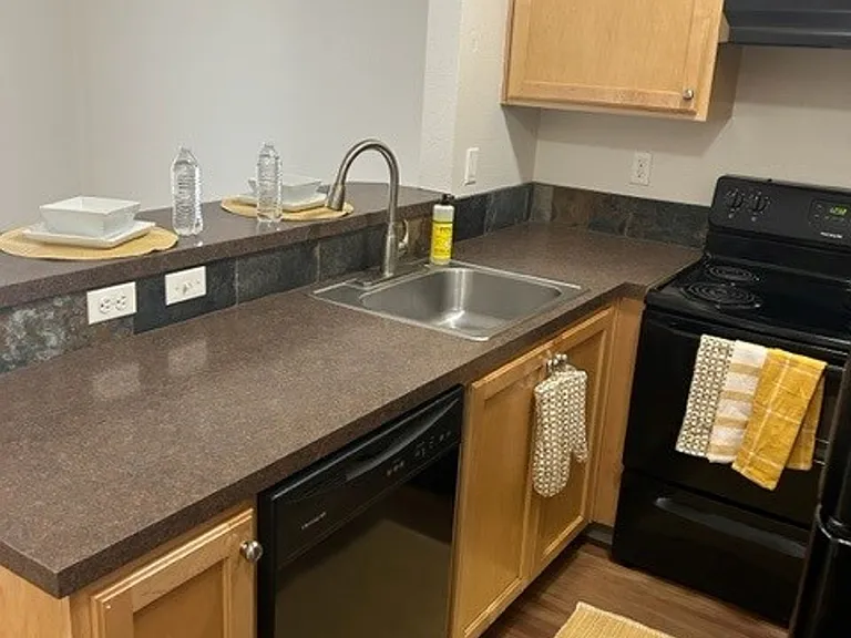 Louis York Apartments — Photo 11