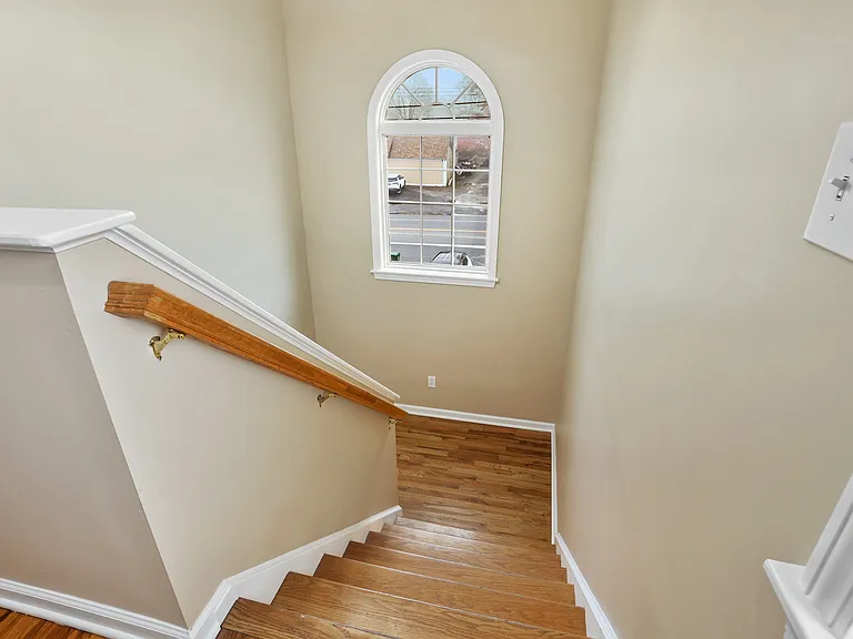 1180 Main St — Photo 11