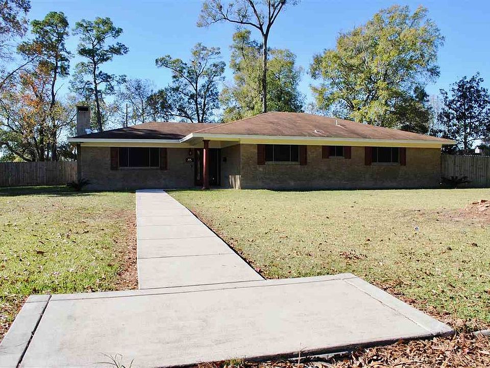 1st image of 3105 Redwood Dr