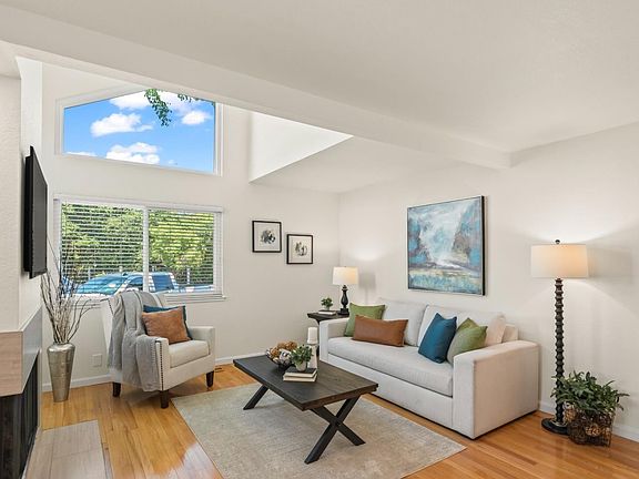 3rd image of 1558 Camden Village Cir