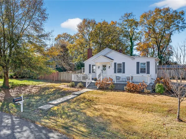 102 Griffin Dr, Greenville, SC 29607