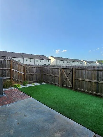 300 Auburn Valley Way — Photo 32