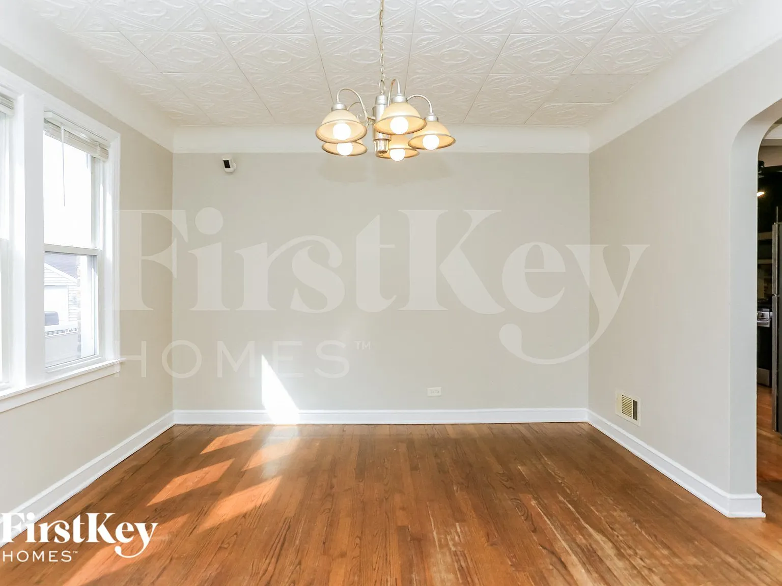 3 bed, 3.0 bath, 1500 sqft, $3,345 — Photo 4