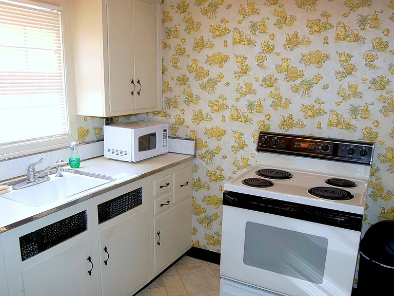 150 6th St #3 — Photo 2