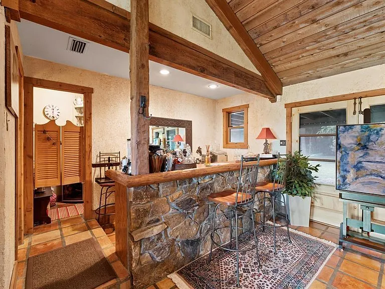 1382 E Blackjack Rd — Photo 8