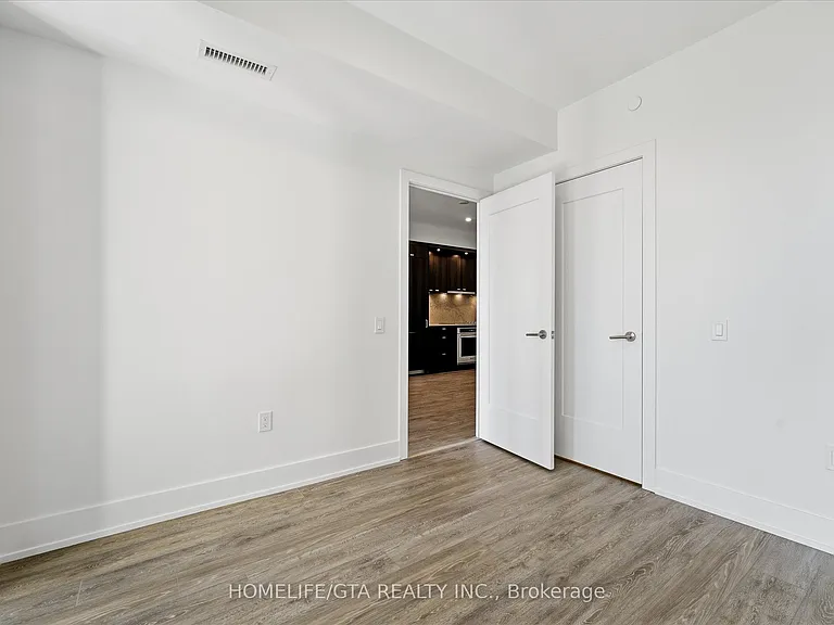 858 Dupont St #802 — Photo 19