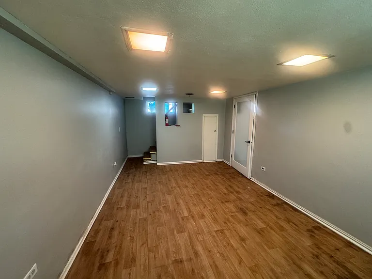 14123 S Wabash Ave — Photo 11