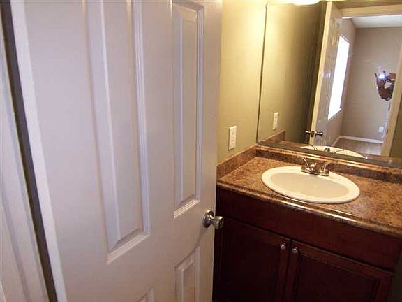 4th image of 9253 Ponderosa Dr N