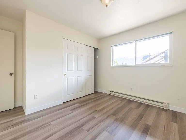 8819 N Edison St — Photo 11