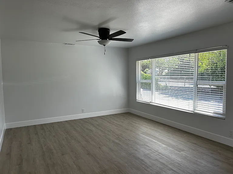 6550 Nielsen Way — Photo 1