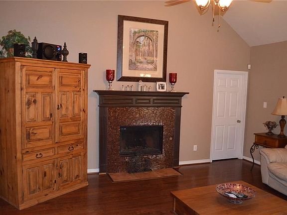 3rd image of 1253 Tanner Dr