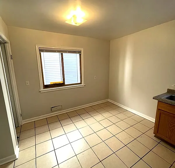 3124 Logan Ave N #2 — Photo 2