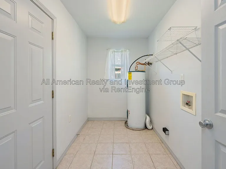 1940 Kadima Cir — Photo 14