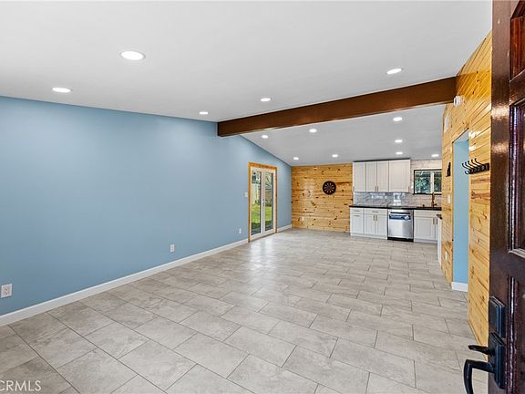 4th image of 3250 Apple Ave