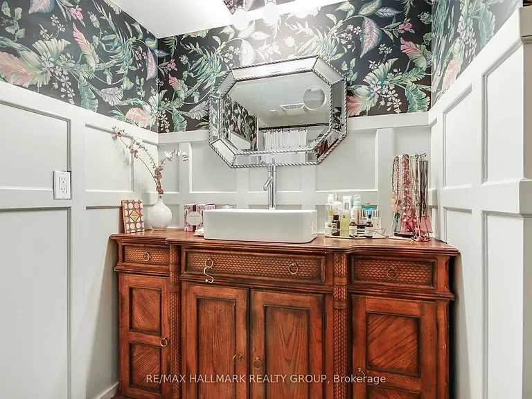 29 Main St #203 — Photo 24