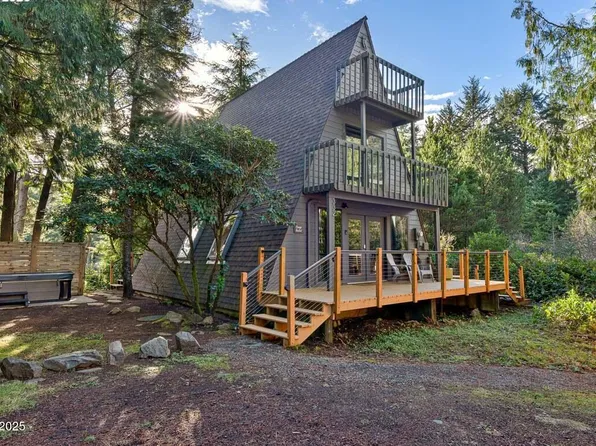 332 SE 117th St, South Beach, OR 97366