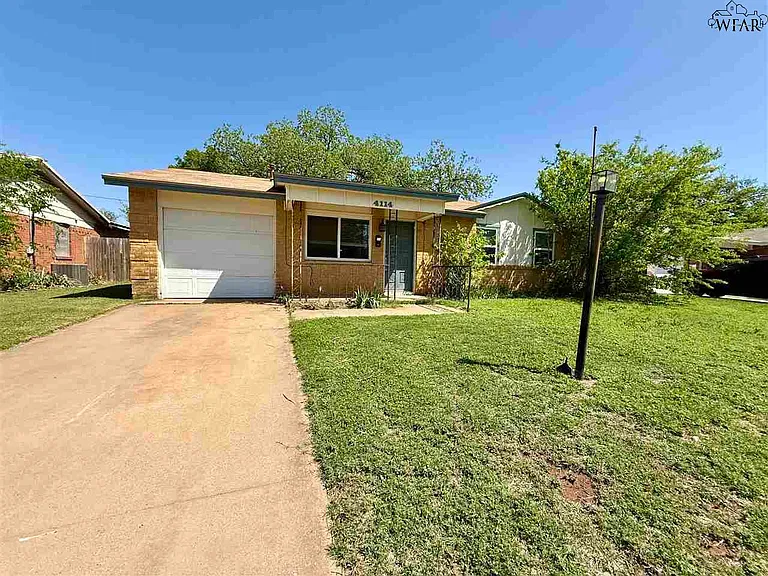 4114 Mustang St — Photo 2