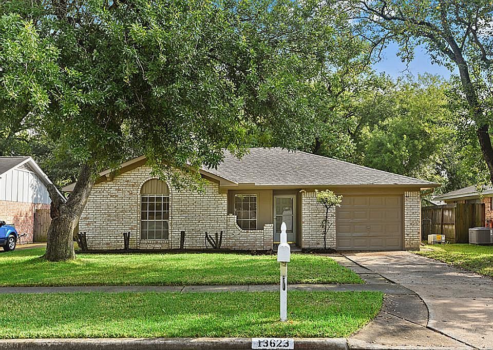 1st image of 13623 Greenbriar Dr