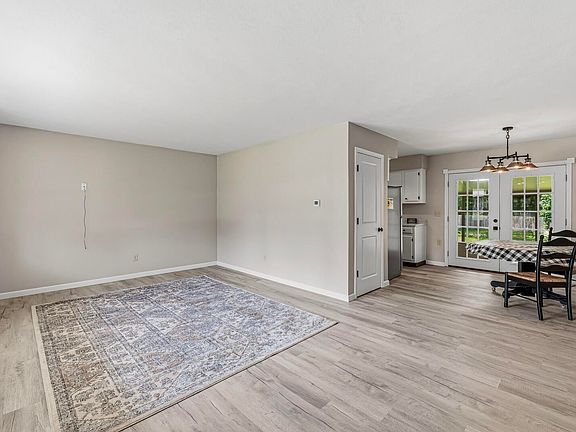 5th image of 18441 Wee Acres Dr