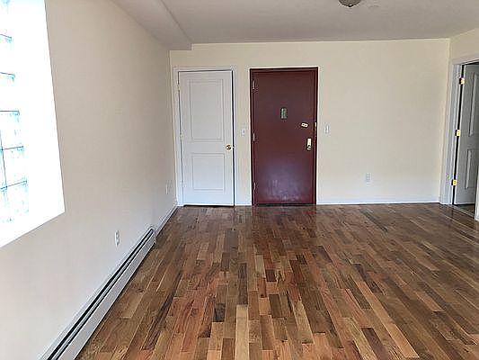 3rd image of 753 Elton Ave #2A