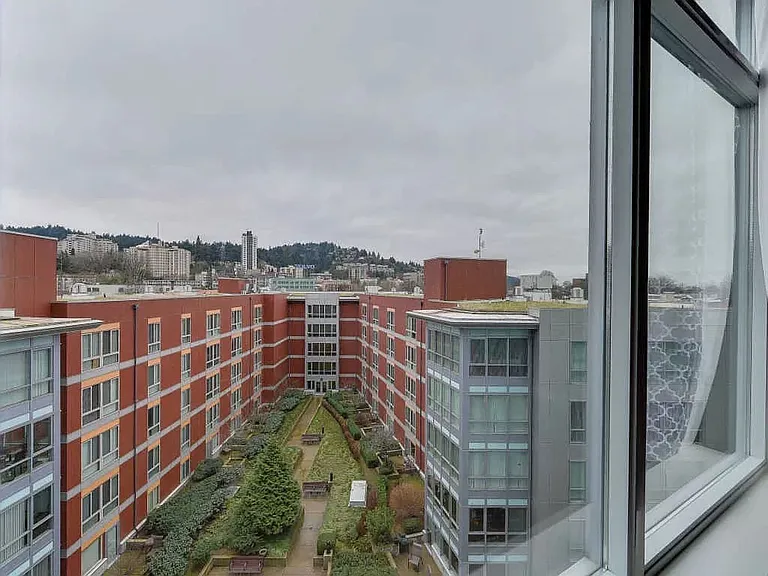 1926 W Burnside St #704 — Photo 21