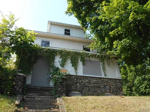 1st image of 585 South St
